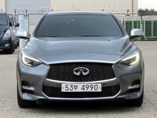 인피니티 Q30 2.0 프리미엄 시티 블랙 중고차 매물 사진