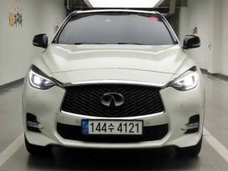 인피니티 Q30 2.0 프리미엄 중고차 매물 사진